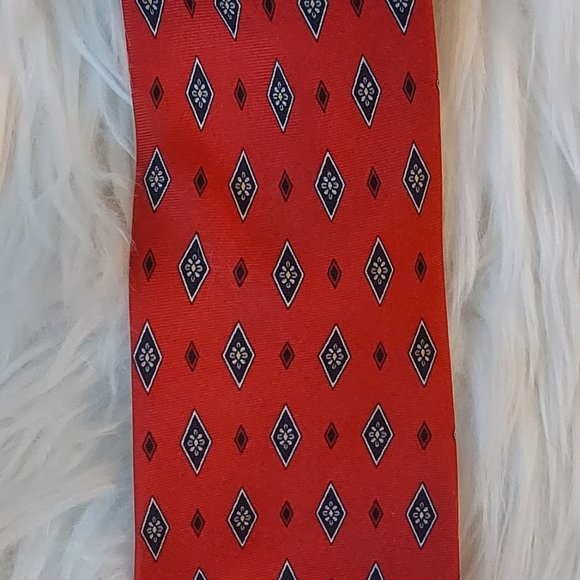 J. Khaki - Boys Size - Diamond Print Red Tie - Picture 2 of 3